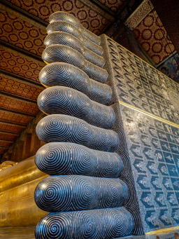 Reclining Buddha - Mother of Pearl inlay on toes