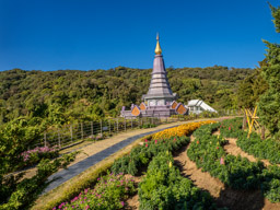 Doi Inthanon National Park -  Pra Mahathart Napapoommisiri Chedi was built for the Queen in 1992