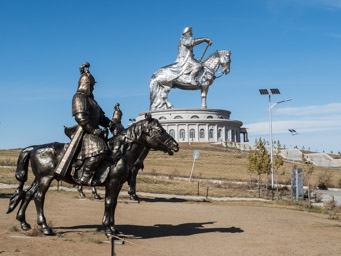Chinggis Khaan Equestrian Statue